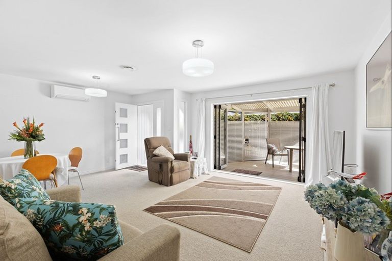 Photo of property in 2/16 Riverside Road, Orewa, 0931