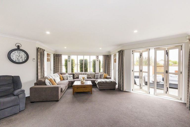 Photo of property in 3 Brooklyn Heights Drive, Kelvin Grove, Palmerston North, 4414