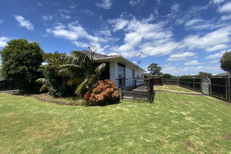Photo of property in 60 Sharland Avenue, Manurewa, Auckland, 2102