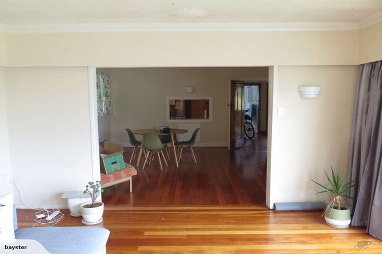 Photo of property in 28 Melbourne Road, Island Bay, Wellington, 6023