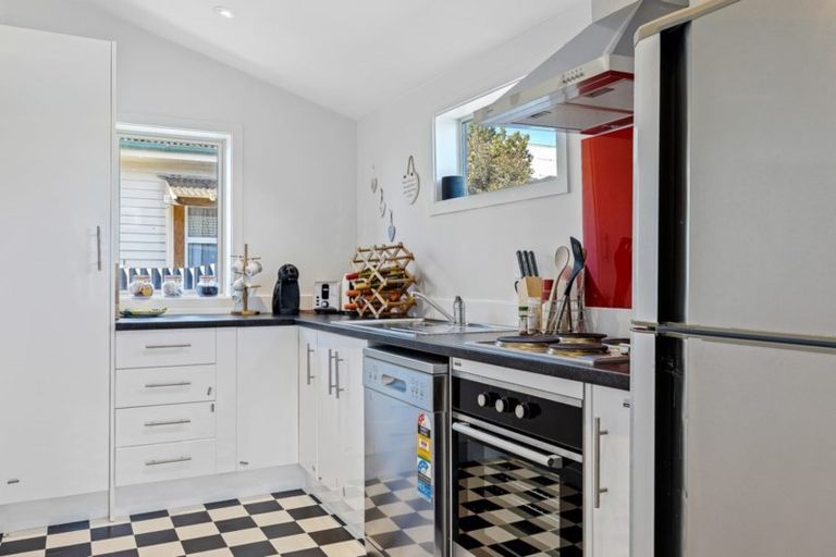 Photo of property in 2 Marlborough Street, Phillipstown, Christchurch, 8011