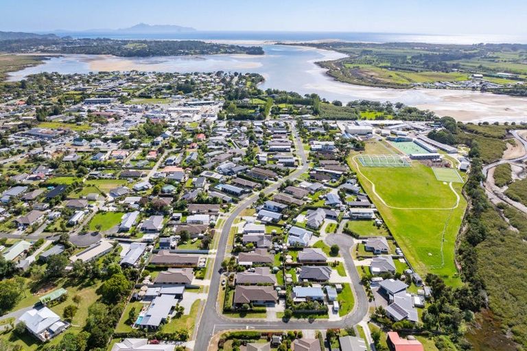 Photo of property in 1 Spinnaker Lane, Mangawhai, 0505