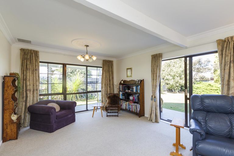 Photo of property in 56 Rhodes Drive, Kelvin Grove, Palmerston North, 4414