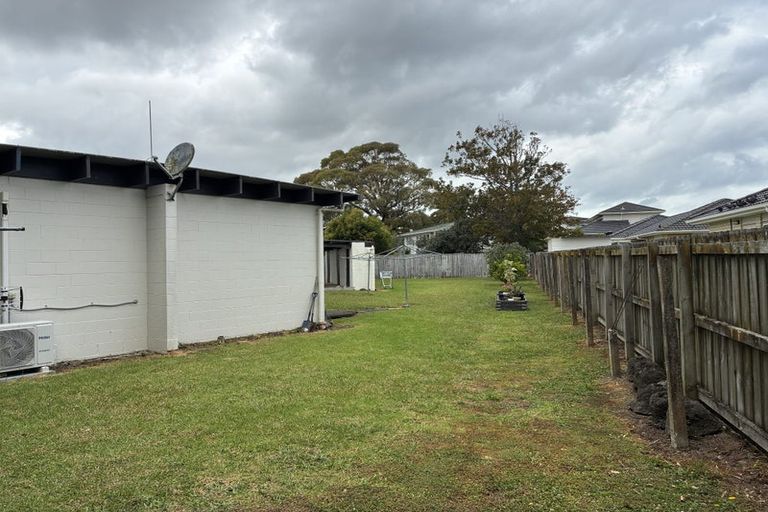 Photo of property in 13 Coburg Street, Henderson, Auckland, 0612