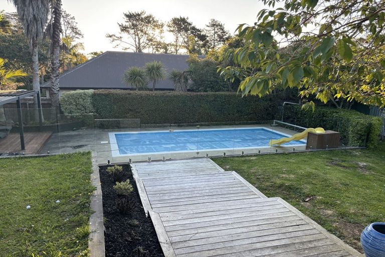 Photo of property in 47 Churchouse Road, Greenhithe, Auckland, 0632