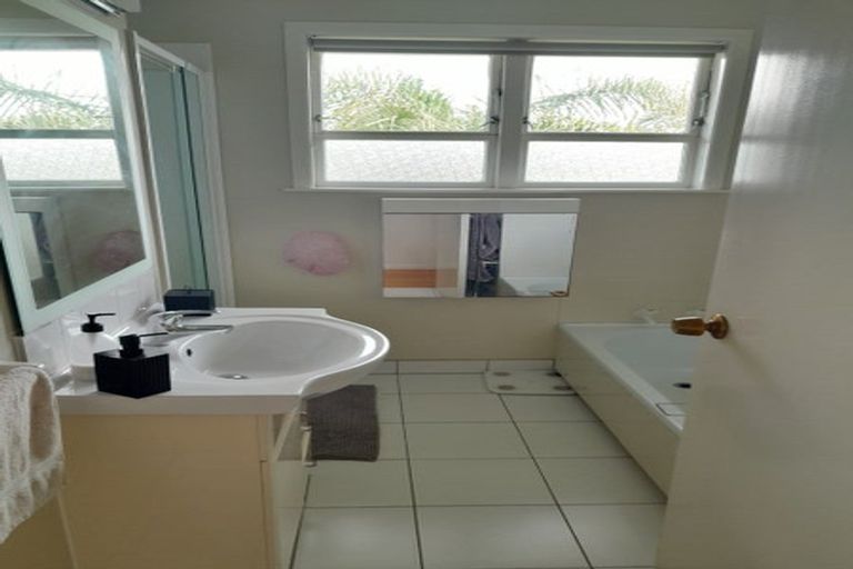 Photo of property in 3/12 Eban Avenue, Hillcrest, Auckland, 0627