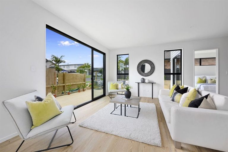 Photo of property in 7/5 Lemon Grove Lane, Greenhithe, Auckland, 0632