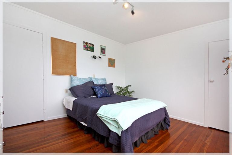 Photo of property in 214 Kawiu Road, Levin, 5510