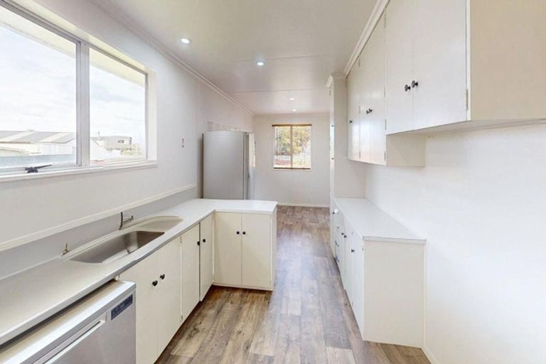 Photo of property in 6 Walker Crescent, Bulls, 4818