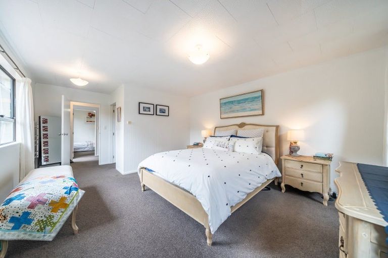 Photo of property in 20 Roys Road, Plimmerton, Porirua, 5026