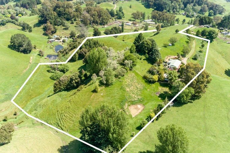 Photo of property in 606 Apley Road, Puketapu, Napier, 4184