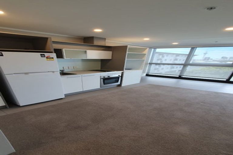 Photo of property in Luna Apartments, 4b/16 Burton Street, Grafton, Auckland, 1010