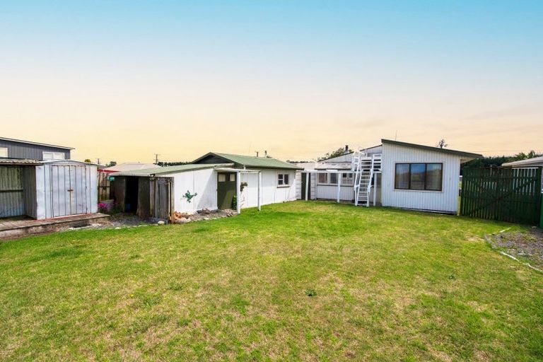 Photo of property in 6 Seabury Avenue, Foxton Beach, Foxton, 4815