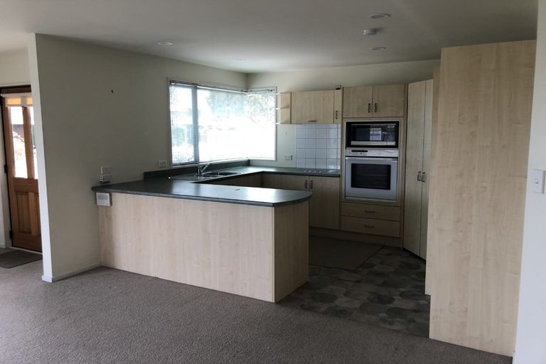 Photo of property in 2 Anglesea Avenue, Parklands, Christchurch, 8083