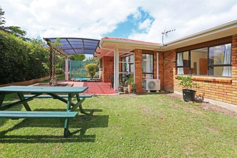 Photo of property in 2/104 Rathgar Road, Henderson, Auckland, 0610
