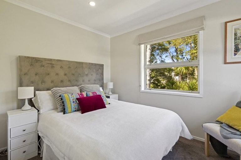 Photo of property in 15c Verran Road, Birkenhead, Auckland, 0626