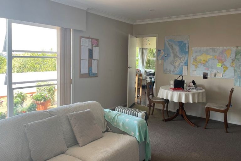 Photo of property in 129 Forrest Hill Road, Forrest Hill, Auckland, 0620