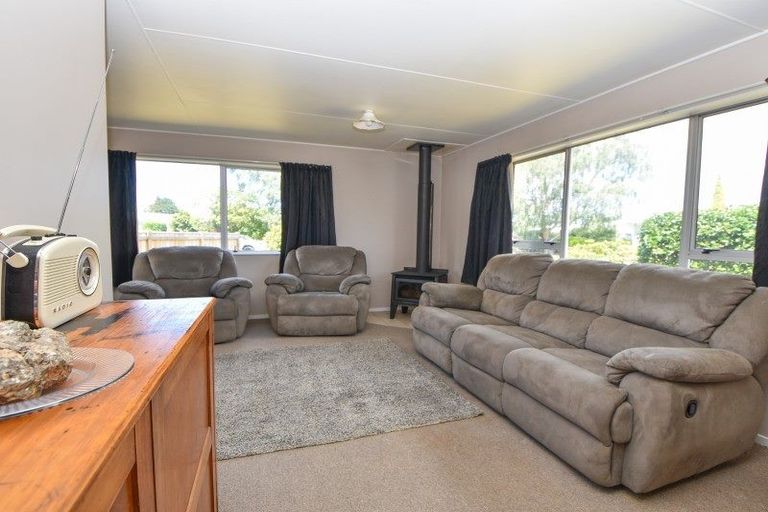 Photo of property in 16 Fisher Place, Carterton, 5713