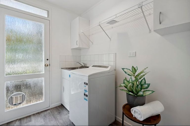 Photo of property in 70a Amapur Drive, Khandallah, Wellington, 6035