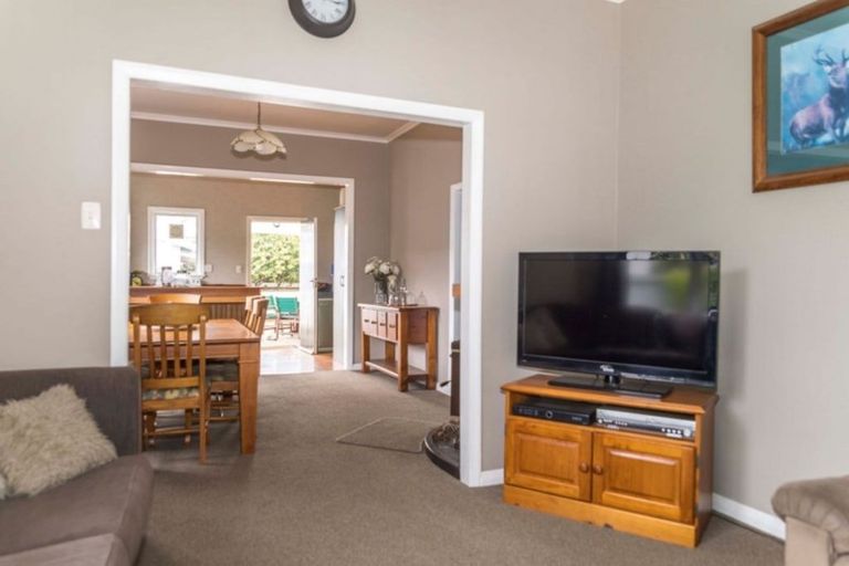 Photo of property in 53 Barraud Street, Dannevirke, 4930