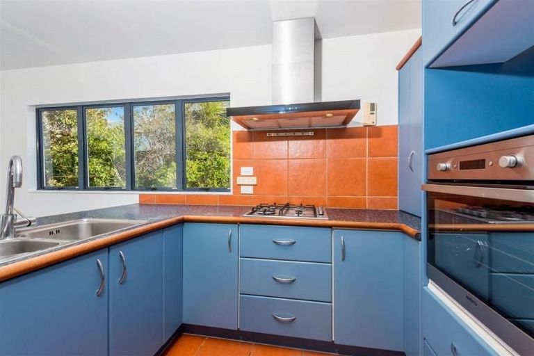 Photo of property in 20a Belleaire Court, West Harbour, Auckland, 0618