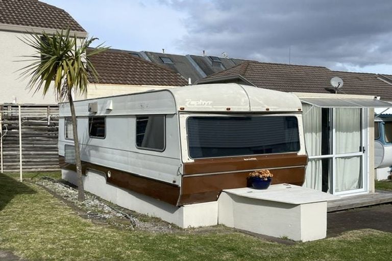 Photo of property in 39 Maunganui Road, Mount Maunganui, 3116