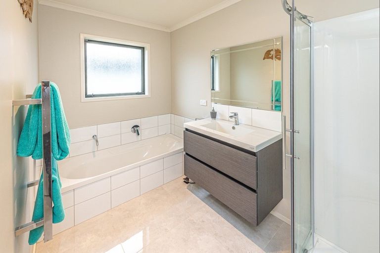 Photo of property in 33 Magnolia Crescent, Tawhero, Whanganui, 4501