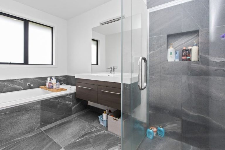 Photo of property in 37 Mike Smith Drive, Cambridge, 3434