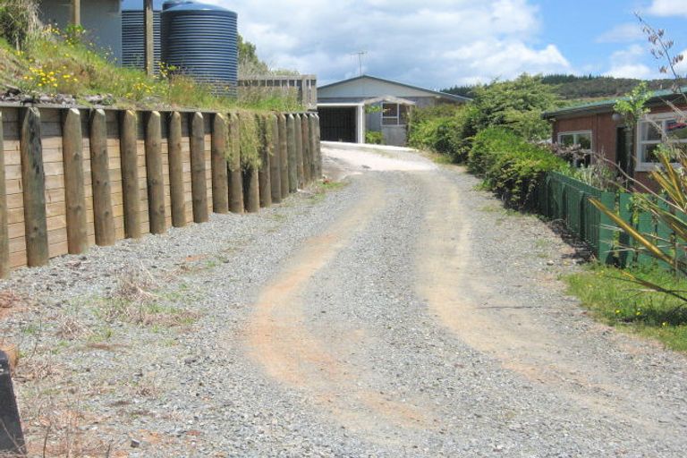 Photo of property in 27 Seaview Road, Cable Bay, 0420