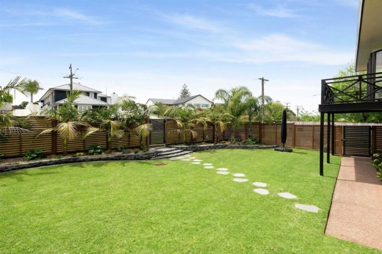 Photo of property in 1/77 Uxbridge Road, Cockle Bay, Auckland, 2014