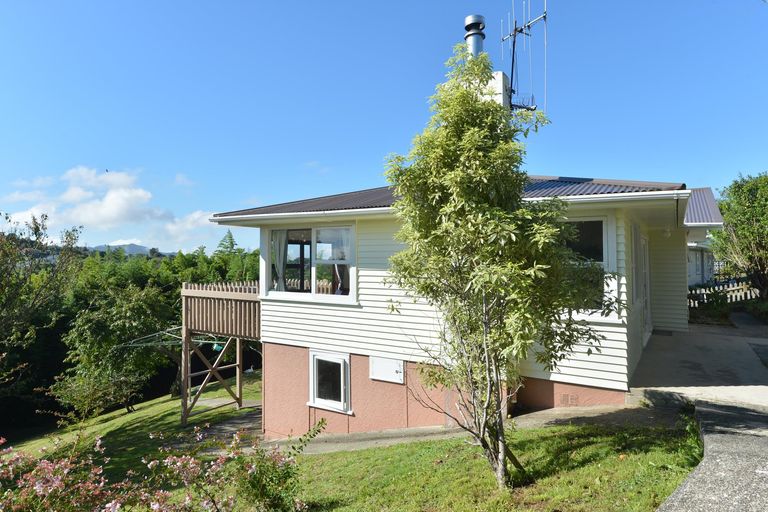 Photo of property in 43 Ogle Crescent, Te Kamo, Whangarei, 0112