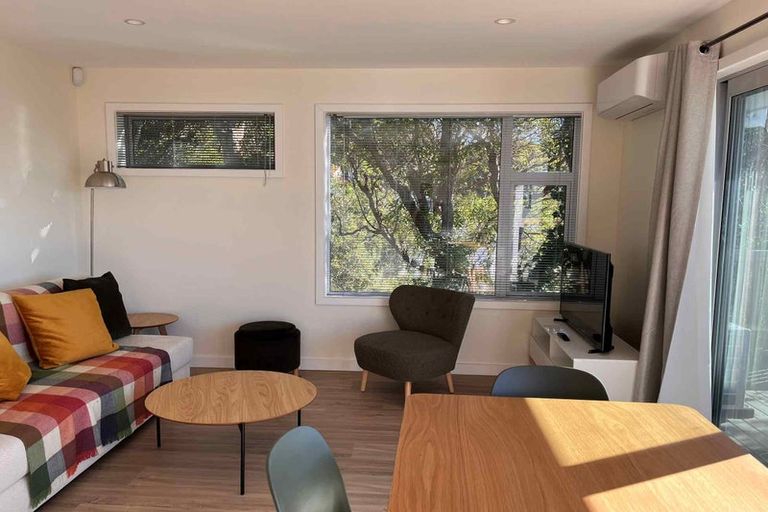 Photo of property in 39 Milne Terrace, Island Bay, Wellington, 6023