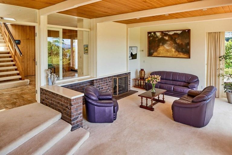 Photo of property in 45 Walter Road, Lowry Bay, Lower Hutt, 5013