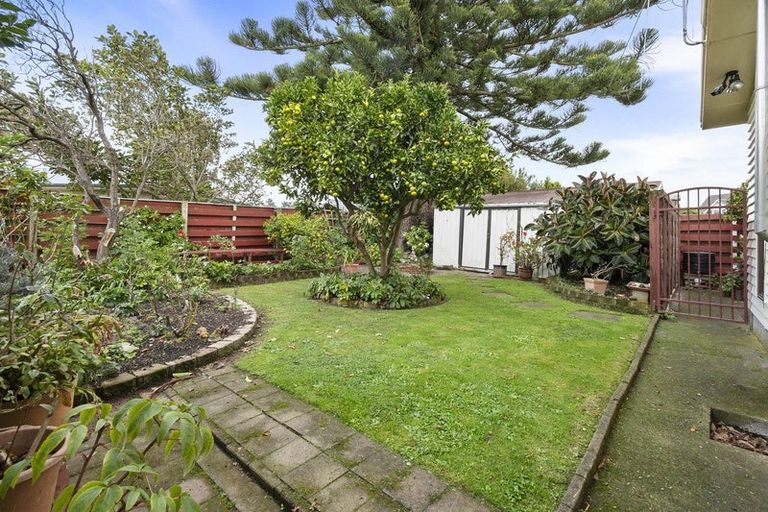 Photo of property in 8 Henare Street, West End, Palmerston North, 4412