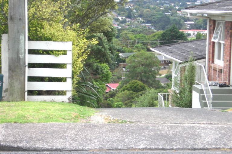 Photo of property in 1/23 Seaview Road, Glenfield, Auckland, 0629