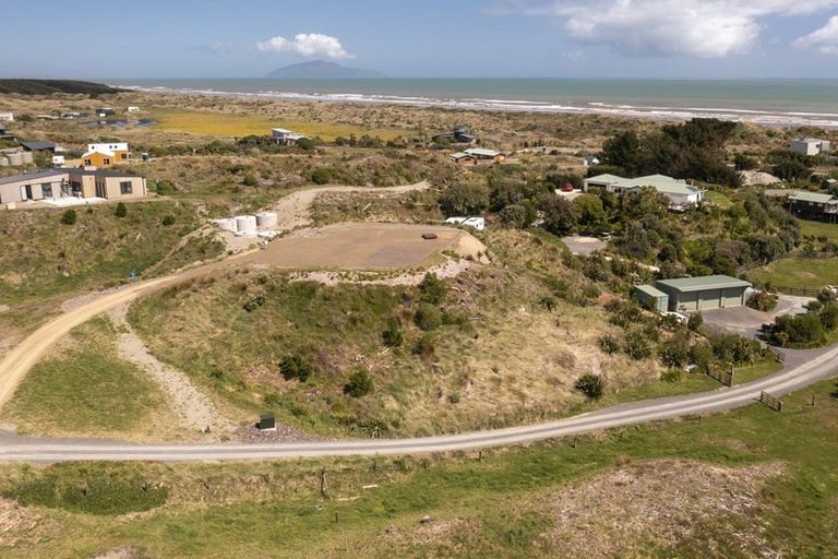Photo of property in 53a Reay Mackay Grove, Waikawa Beach, Manakau, 5573