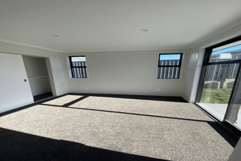 Photo of property in 3 Hammick Crescent, Pyes Pa, 3112