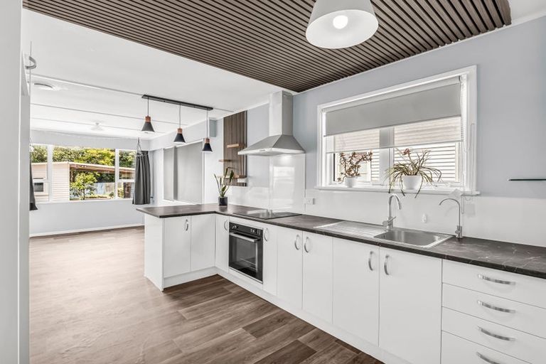 Photo of property in 92 Swiss Avenue, Gonville, Whanganui, 4501