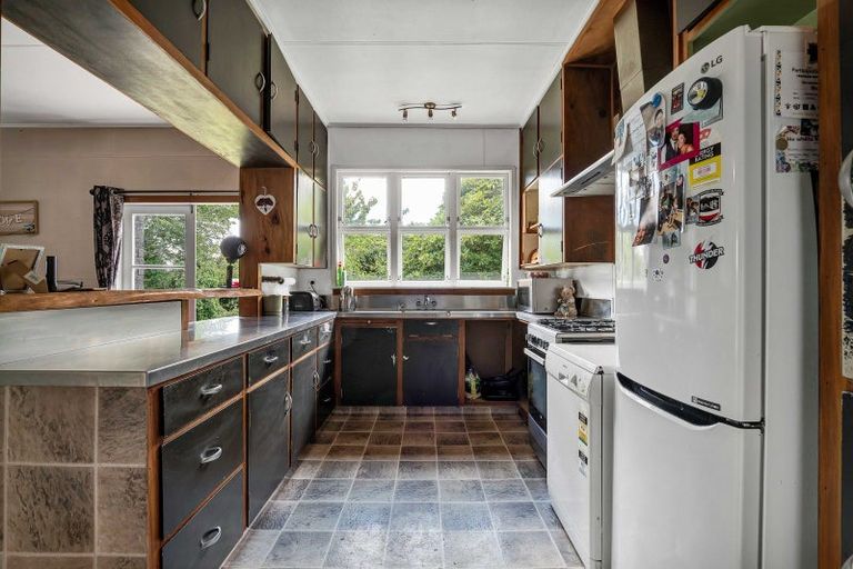 Photo of property in 19 Clifford Road, Eltham, 4322