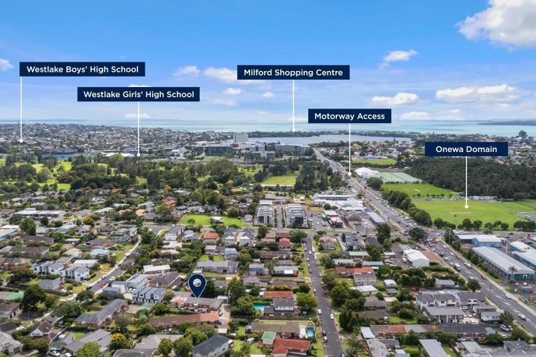 Photo of property in 2/21 Evelyn Place, Hillcrest, Auckland, 0627