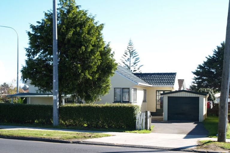 Photo of property in 401 Massey Road, Mangere East, Auckland, 2024