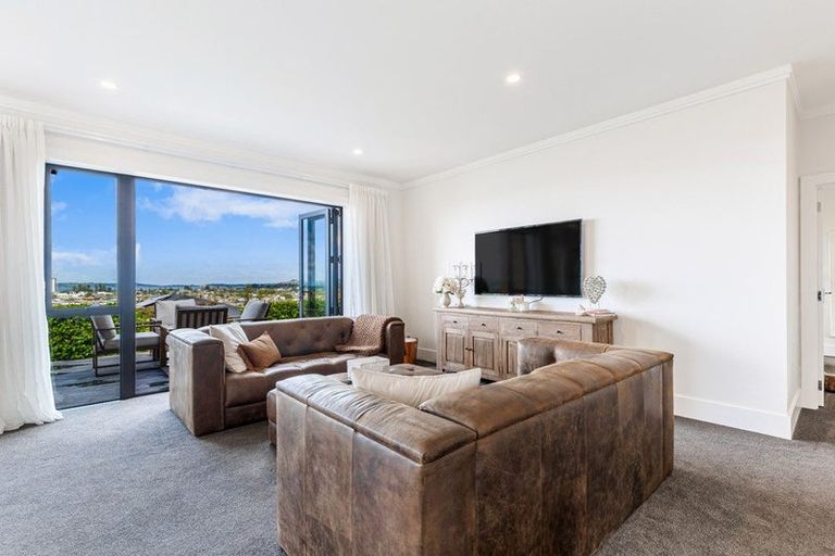 Photo of property in 53 The Ritz, Orewa, 0931