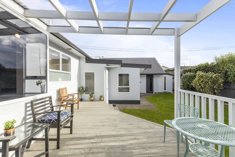 Photo of property in 25a Paynters Avenue, Strandon, New Plymouth, 4312