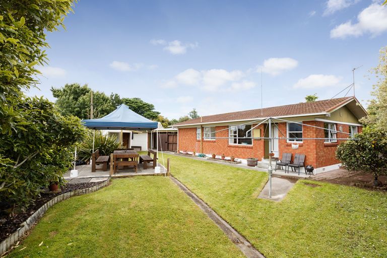 Photo of property in 53 Abraham Crescent, Milson, Palmerston North, 4414