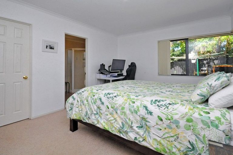 Photo of property in 6 Lothian Brae, Wattle Downs, Auckland, 2103