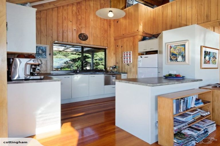 Photo of property in 126 Lone Kauri Road, Karekare, Auckland, 0772