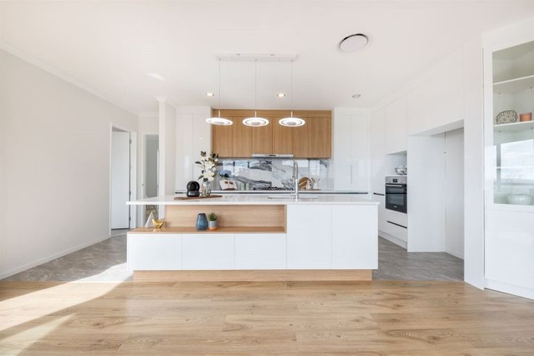 Photo of property in 66 Tir Conaill Avenue, Flat Bush, Auckland, 2019