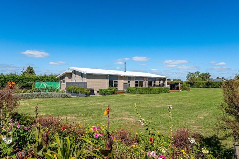 Photo of property in 14 Whitcombe Place, Darfield, 7571