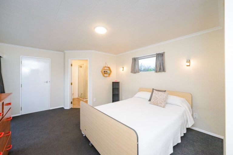 Photo of property in 186 Tremaine Avenue, Westbrook, Palmerston North, 4412