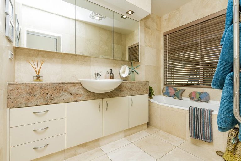 Photo of property in 275 Beach Road, Campbells Bay, Auckland, 0630